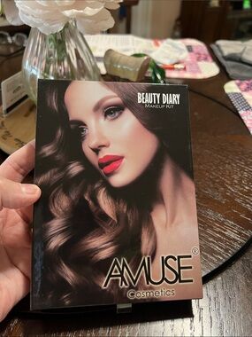 New AMUSE Beauty Diary Makeup Kit - neutrals
